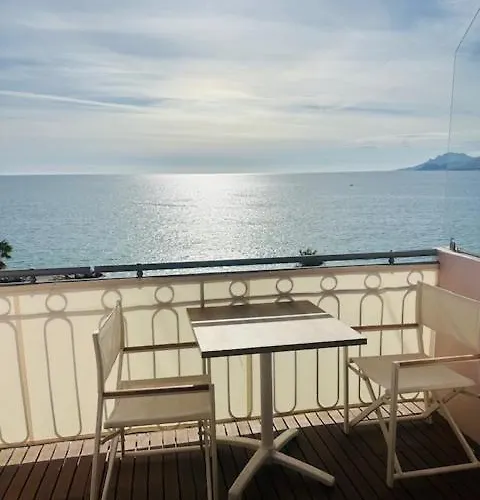 Face Les Princes شقة كان